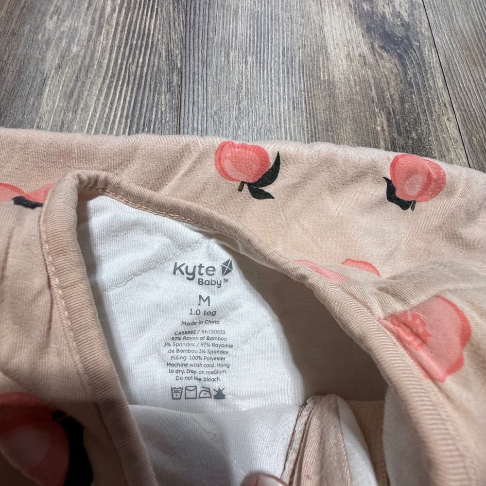 Cottagecore Kyte Baby Sleep Sack Peach Fruit Print Whimsical 1.0 TOG M - Picture 4 of 4
